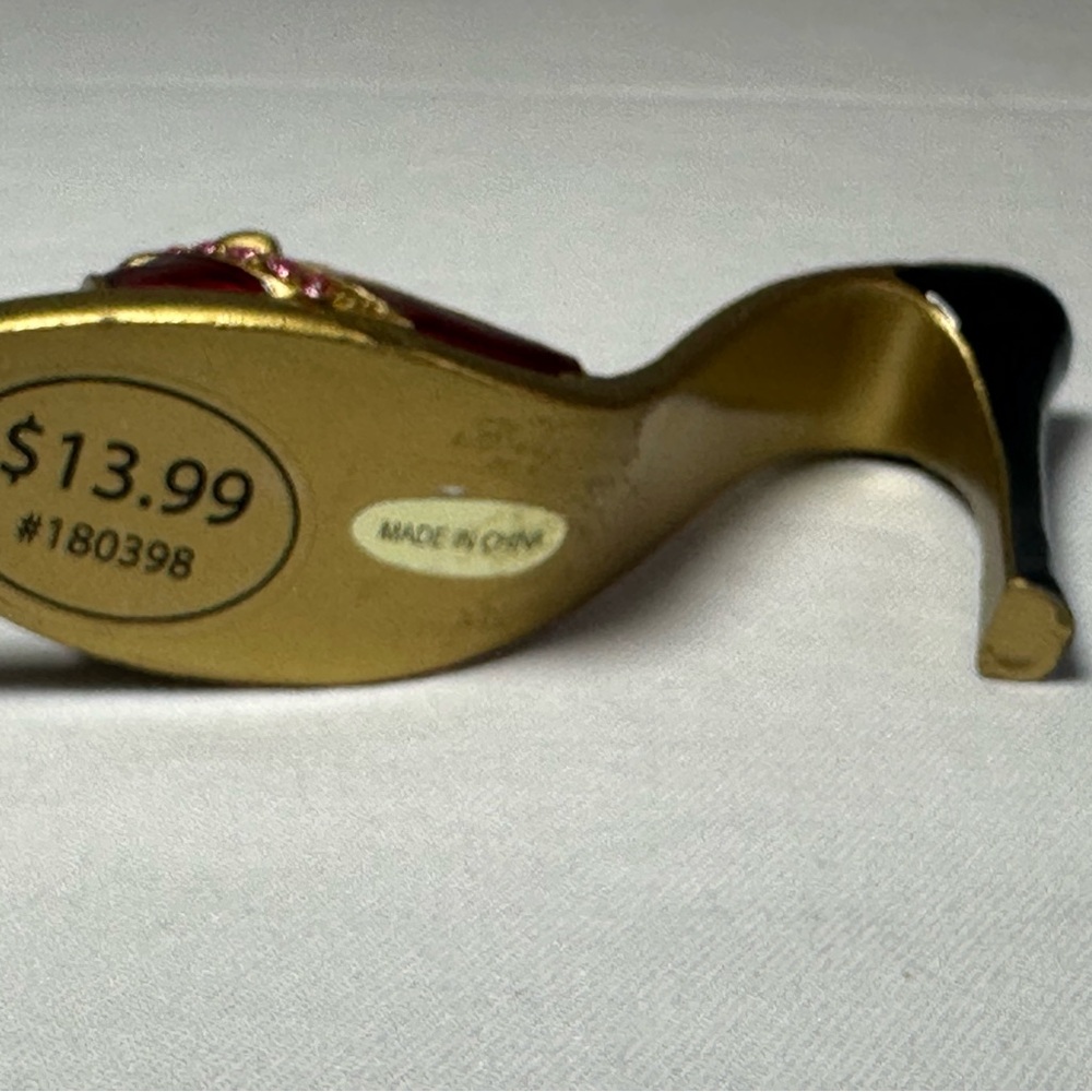 Shoe - Picture 10 of 12